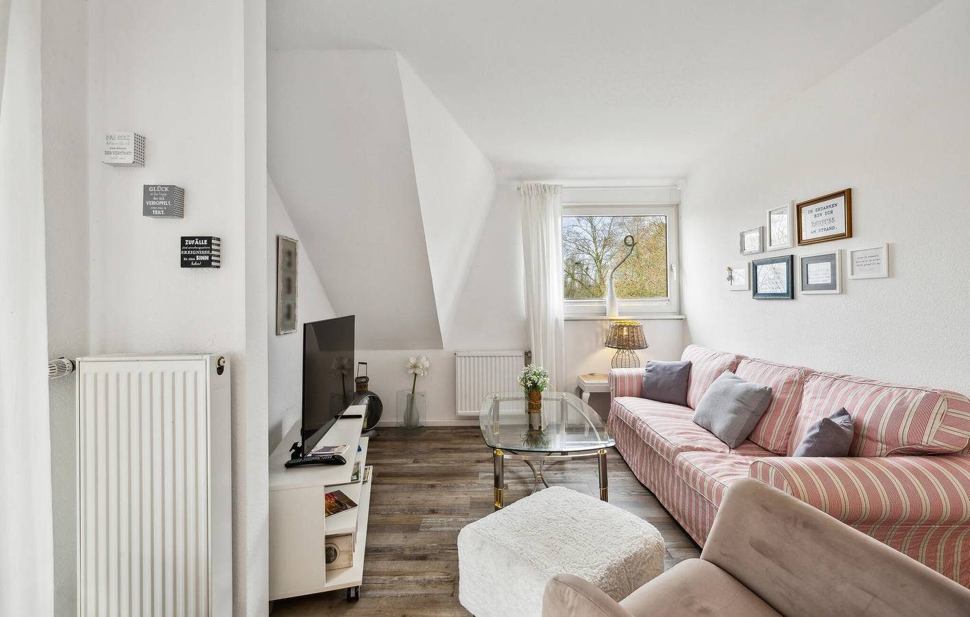 Gemütliches Küstenappartement mit Terrasse und Parkplatz — Bild 3
