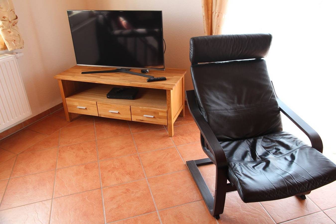 150qm Ferienhaus für 8 Personen + Hund mit Sauna, Kamin und großem Garten — Bild 3