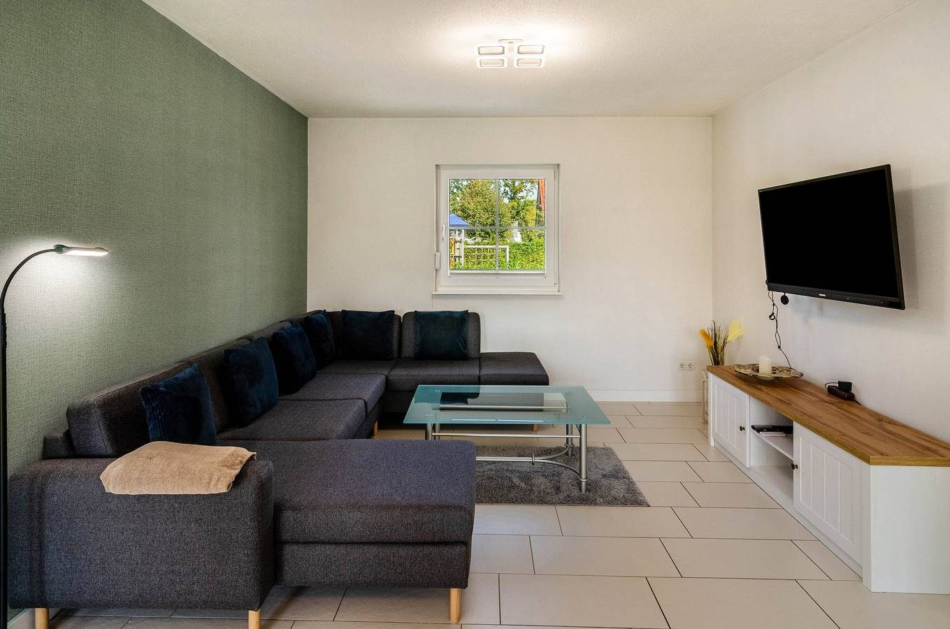 Ferienhaus 'Wiesmoor' mit privater Terrasse, privatem Garten und Wi-Fi — Bild 2