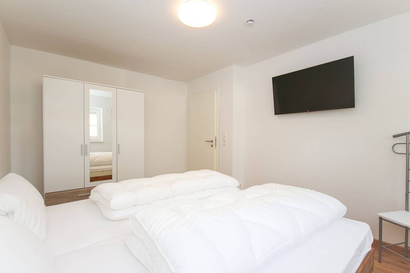 Kranich 4 - Frisch renovierte und kernsanierte Ferienwohnung — Bild 3