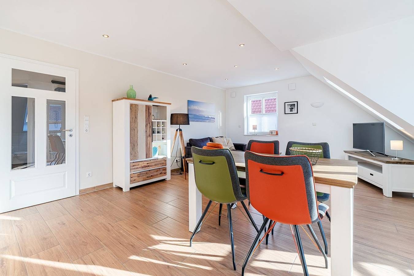 Meerzeit - Moderne Ferienwohnung mit Dachstudio in Greetsiel