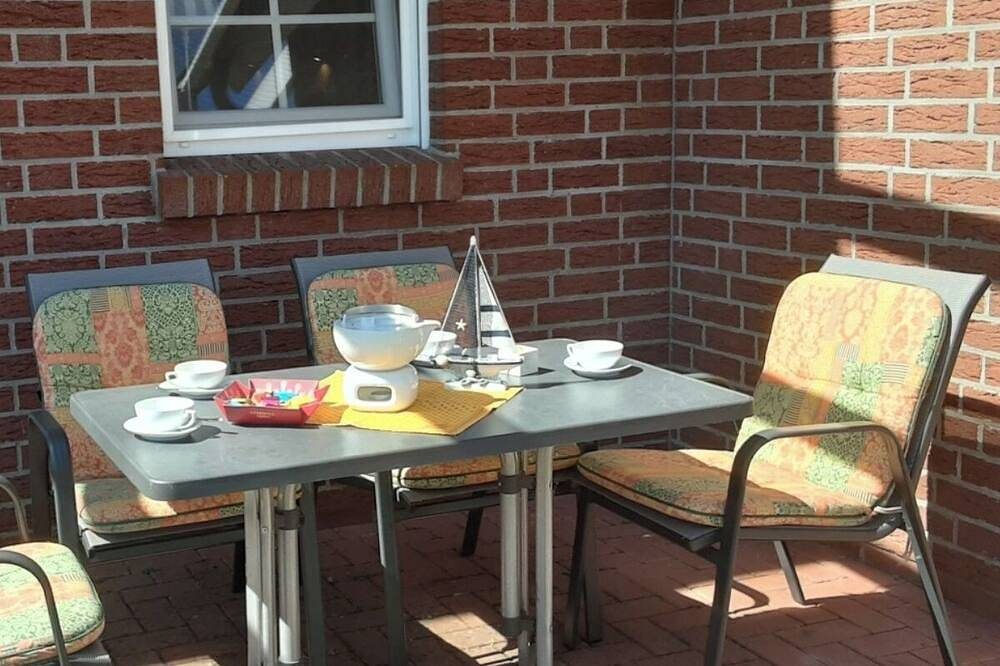 Tolles Ferienhaus (85qm) für 4 Personen mit Kamin direkt am Wasser — Bild 5