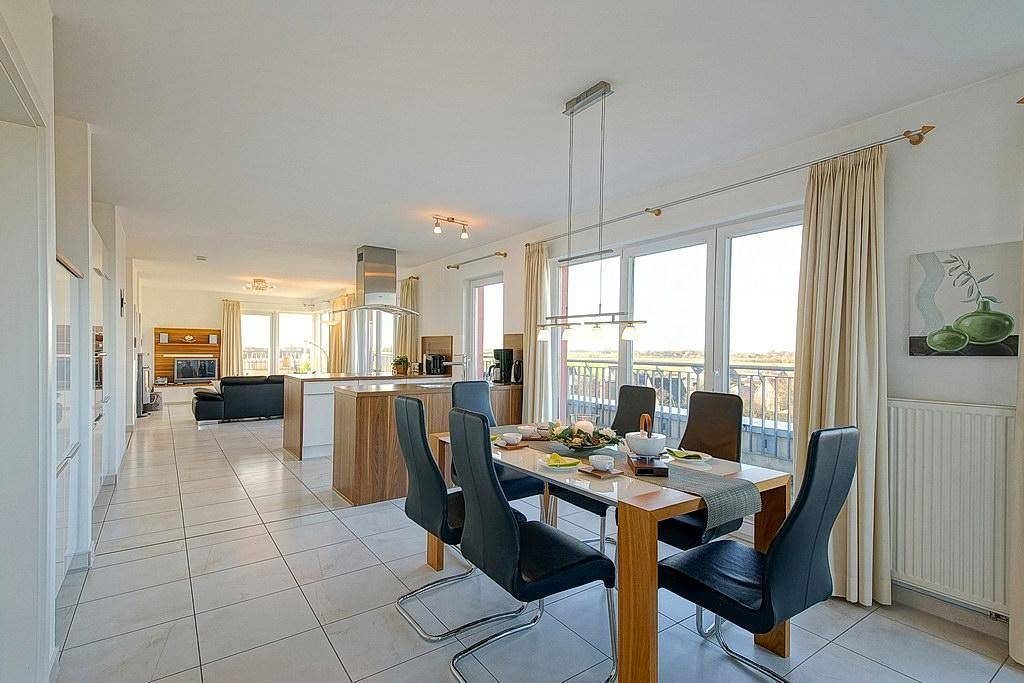 Exklusives Penthouse mit großer Dachterrasse, Meerblick, Sauna, Hot-Tub & Kamin! — Bild 4