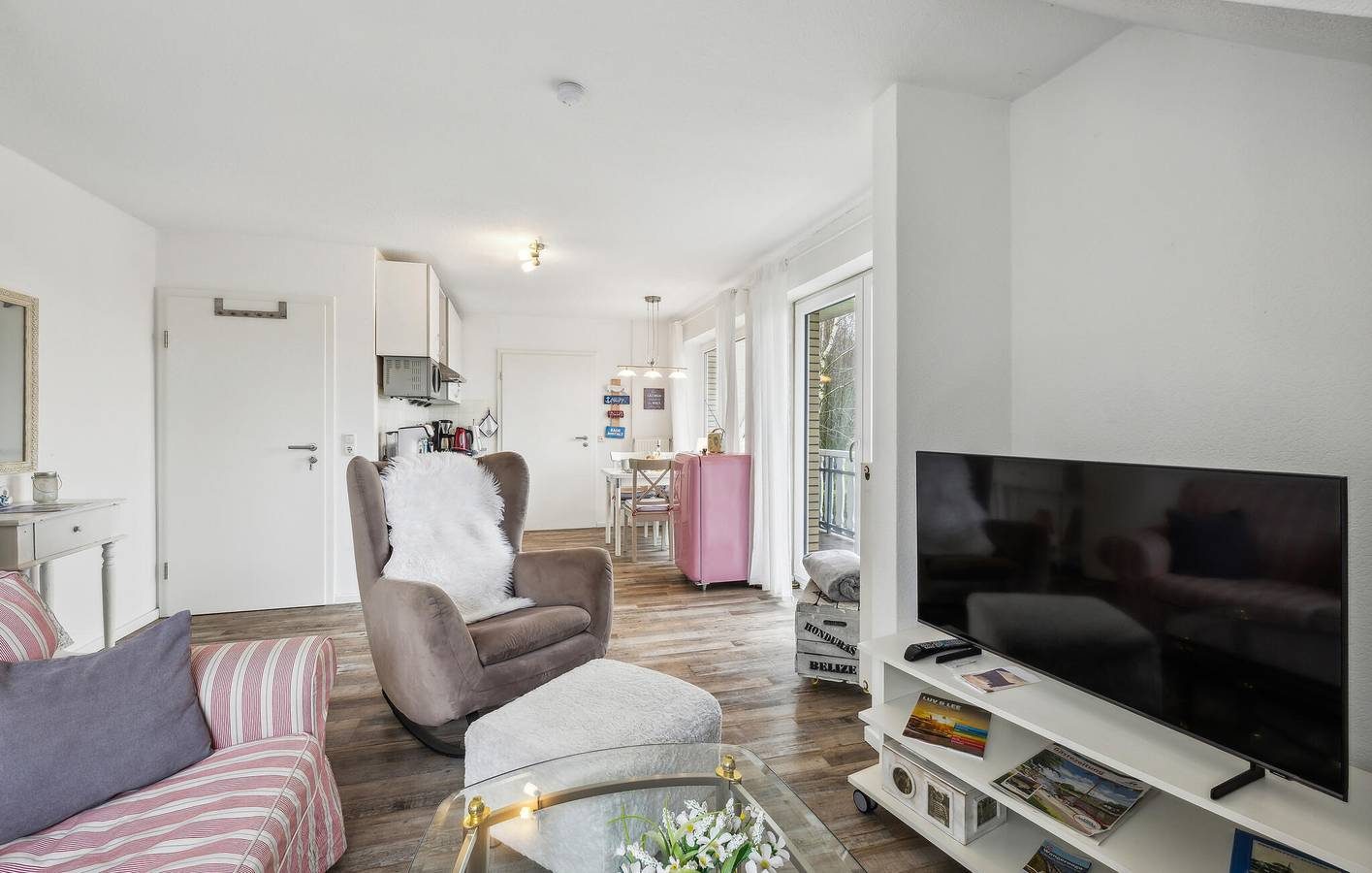 Gemütliches Küstenappartement mit Terrasse und Parkplatz — Bild 4
