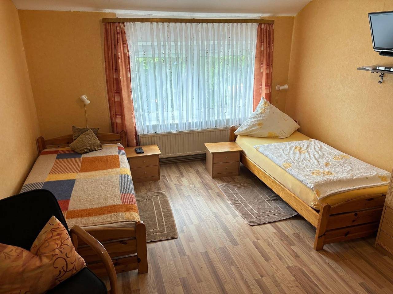 Gemütliche 1-Raum-Wohnung, 2 Pers., Emden am Deich, Parkplatz, Grillplatz, Wlan