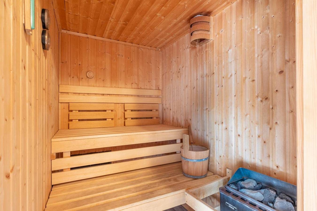 Erholsame Auszeit in Norden: Traumferienwohnung mit Garten und Sauna — Bild 4