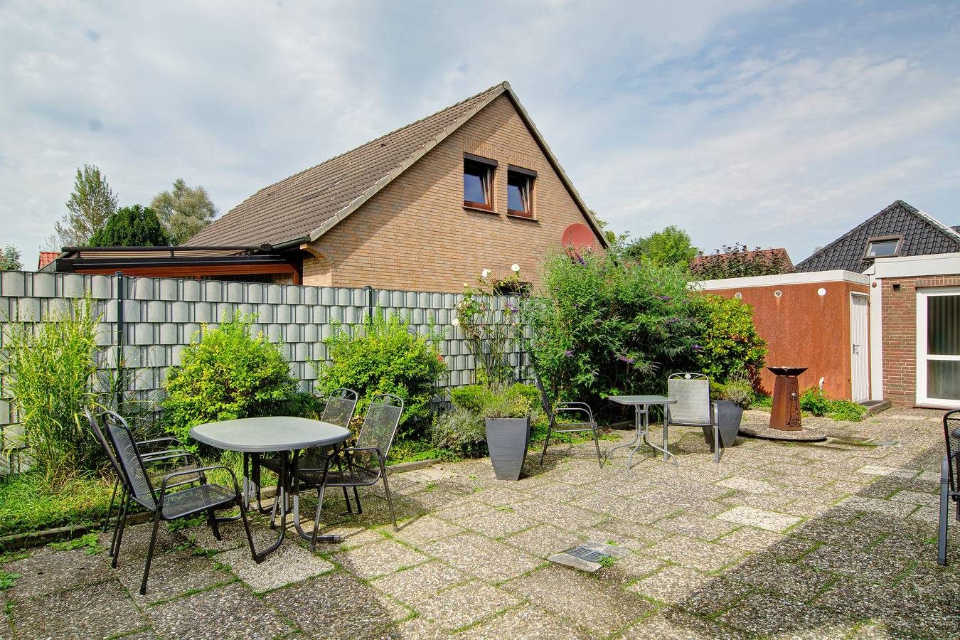 Einzimmerapartment 'Ferienwohnung Goldblume Hooksiel' mit Gemeinschaftsgarten, Balkon und Wlan — Bild 3