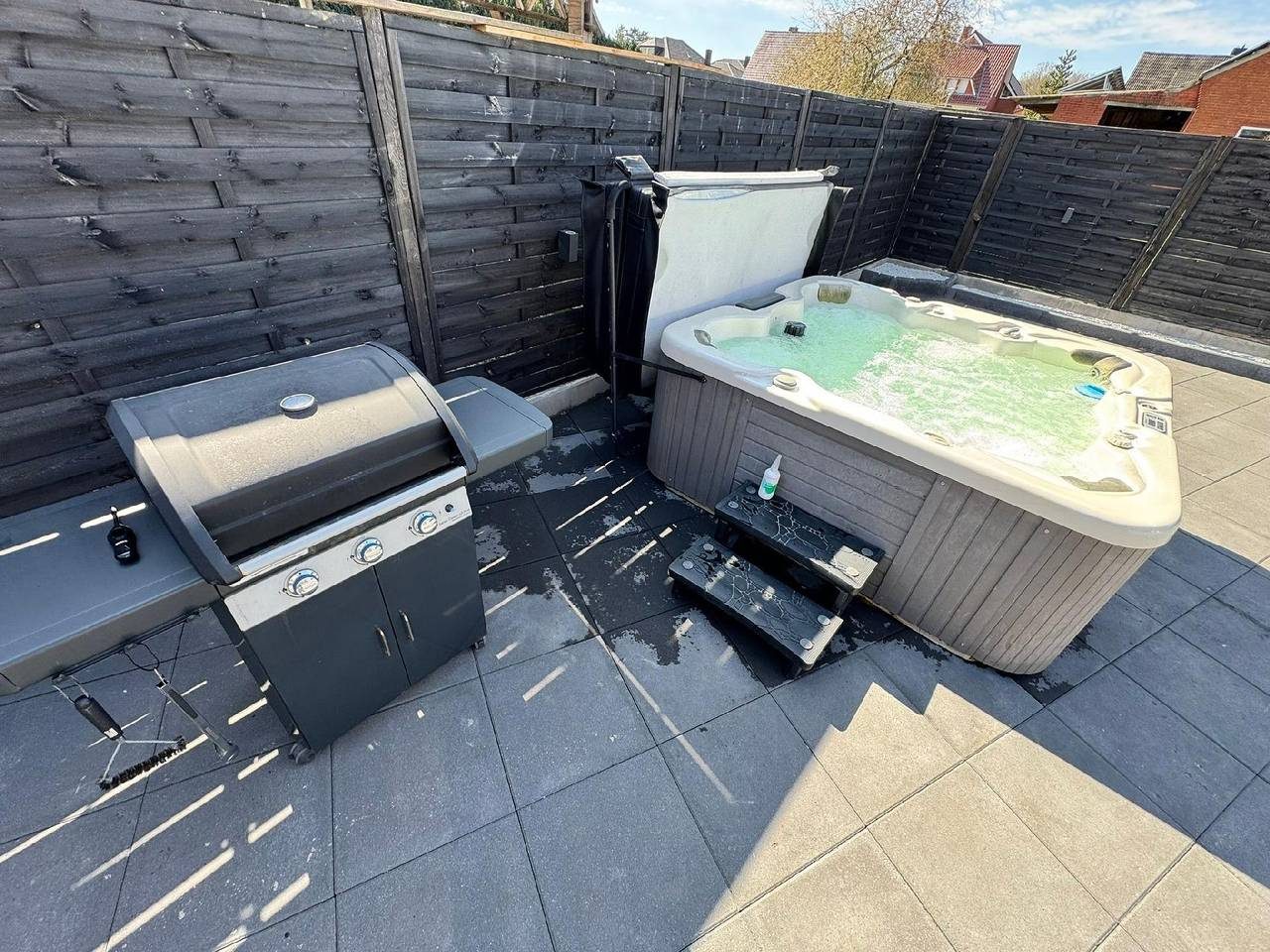 Ferienhaus mit privat Hottub und Klima. — Bild 4