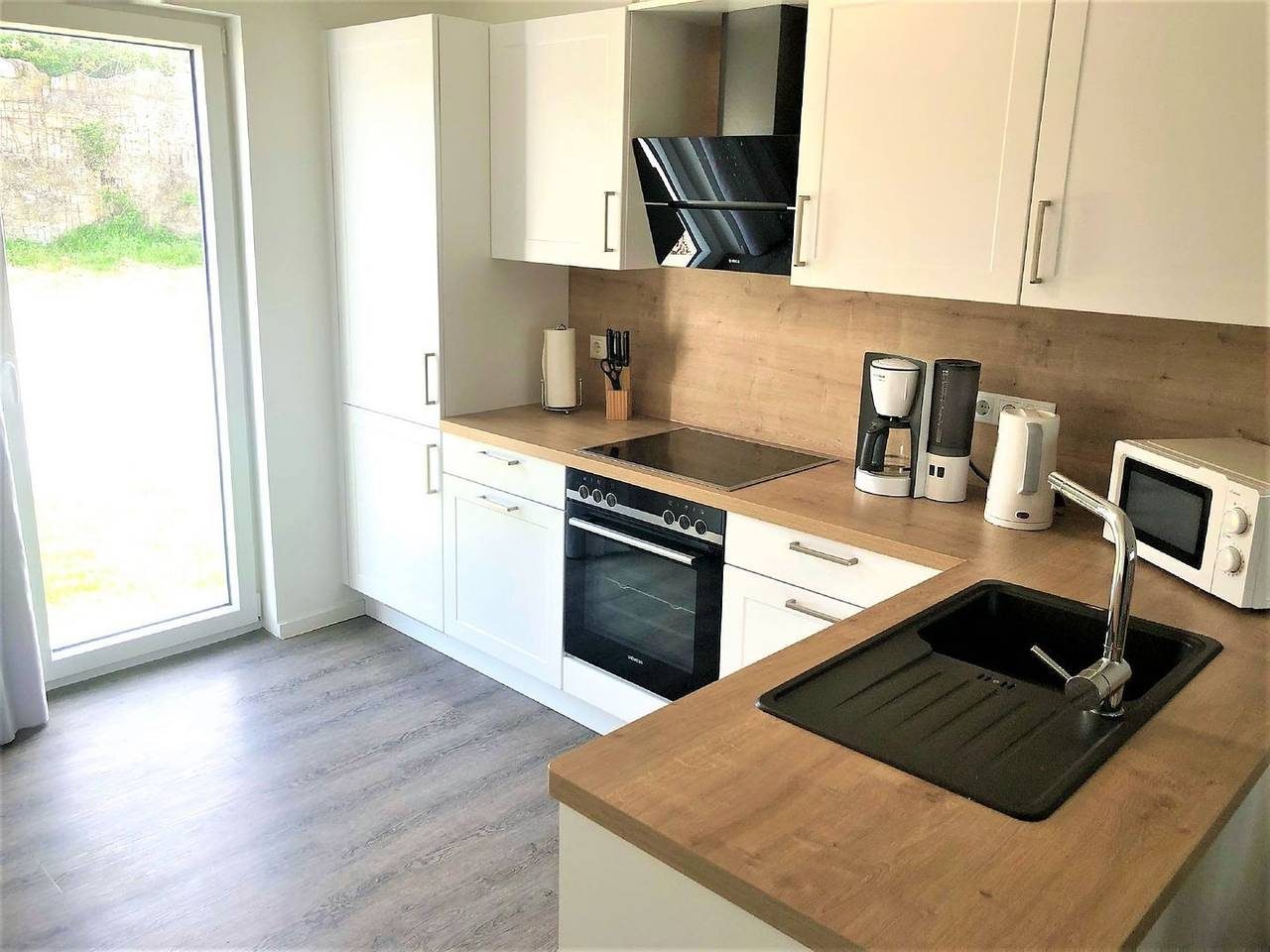 Modernes Ferienhaus, Sauna, Süd-Terrasse, Loggia mit Meerblick, Haustiere — Bild 5