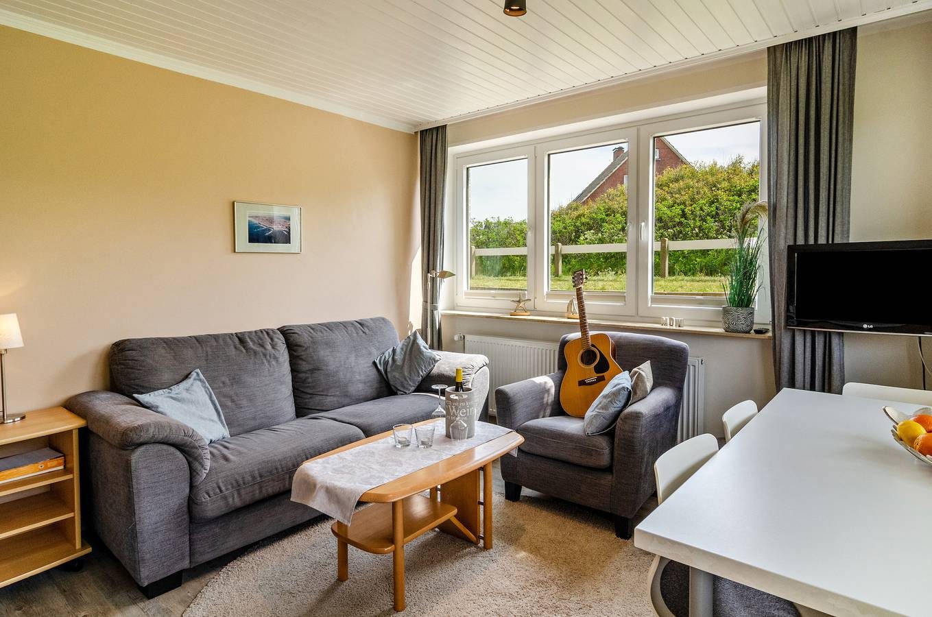 Ferienwohnung 'Strandhus Uiterst-hörn Backbord' mit Meerblick, Garten und Wlan — Bild 2