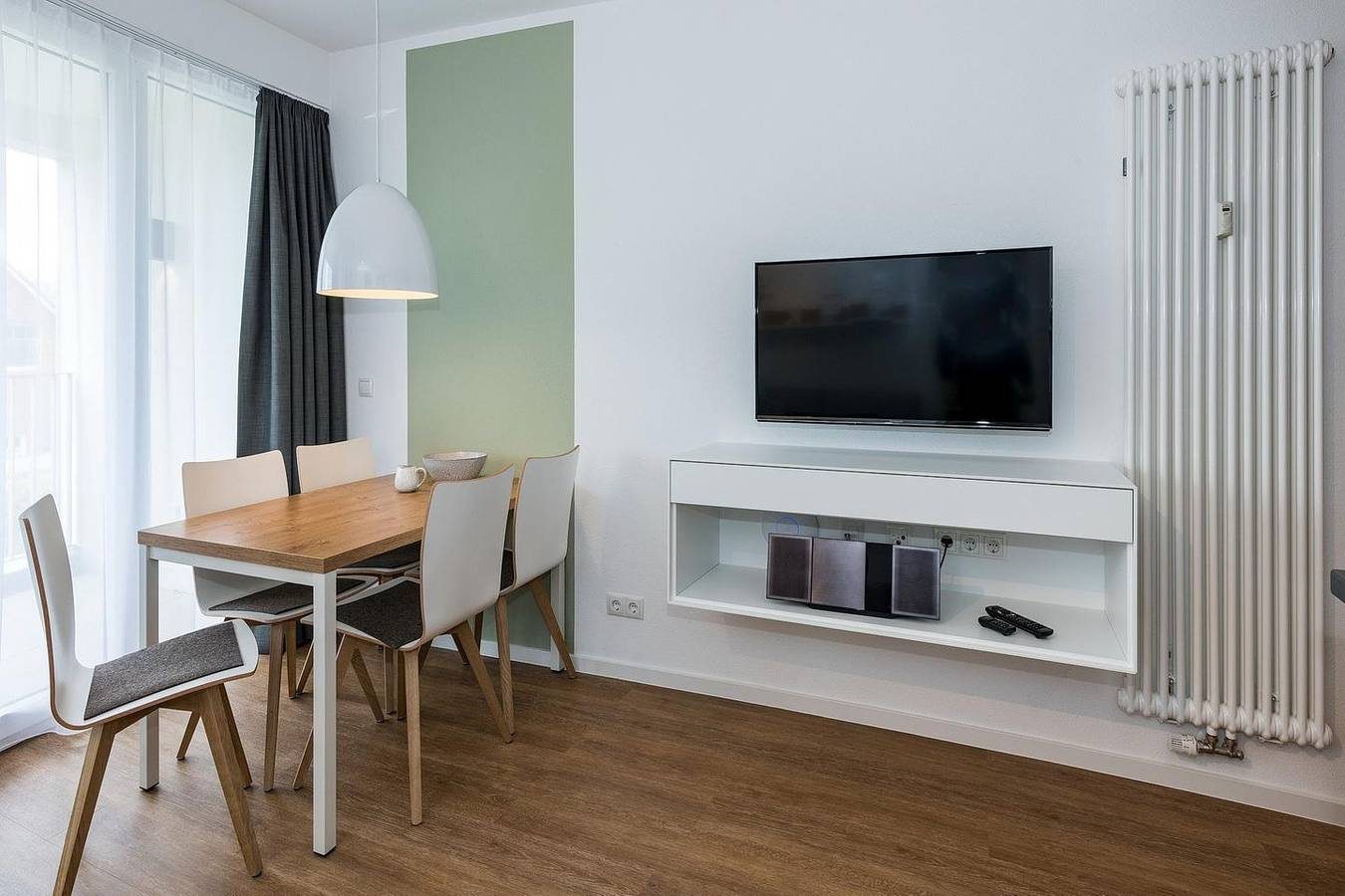 Strandnahes Apartment mit großem Balkon, Parkplatz, Schwimmbad- & Saunanutzung — Bild 3