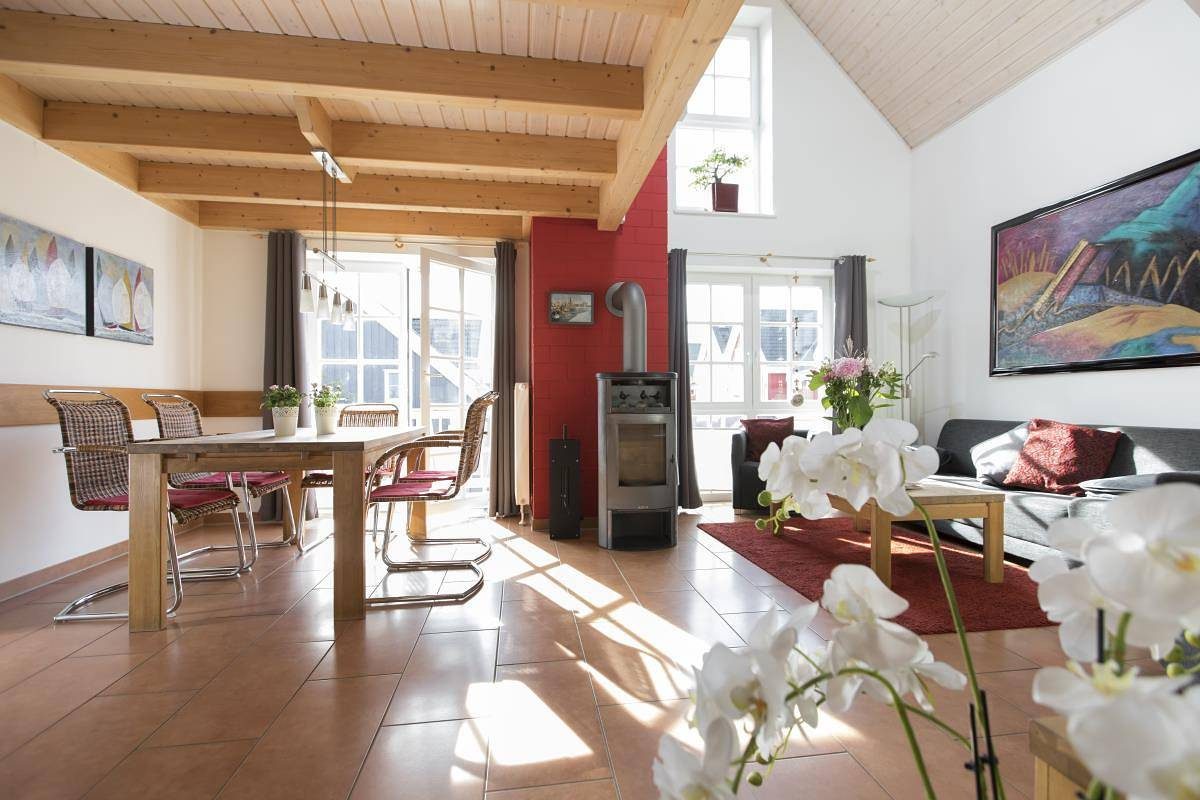 Schwalbennest Greetsiel für bis zu 6 Personen mit Kaminofen, Whirlpool  und Sauna - Haustiere herzlich willkommen, nah am Hafen