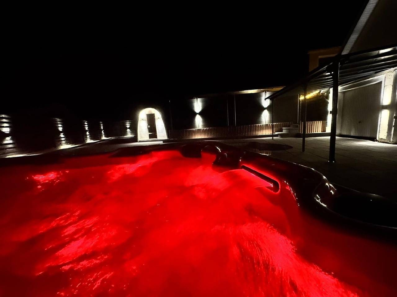 Ferienhaus mit privat Hottub und Klima. — Bild 2