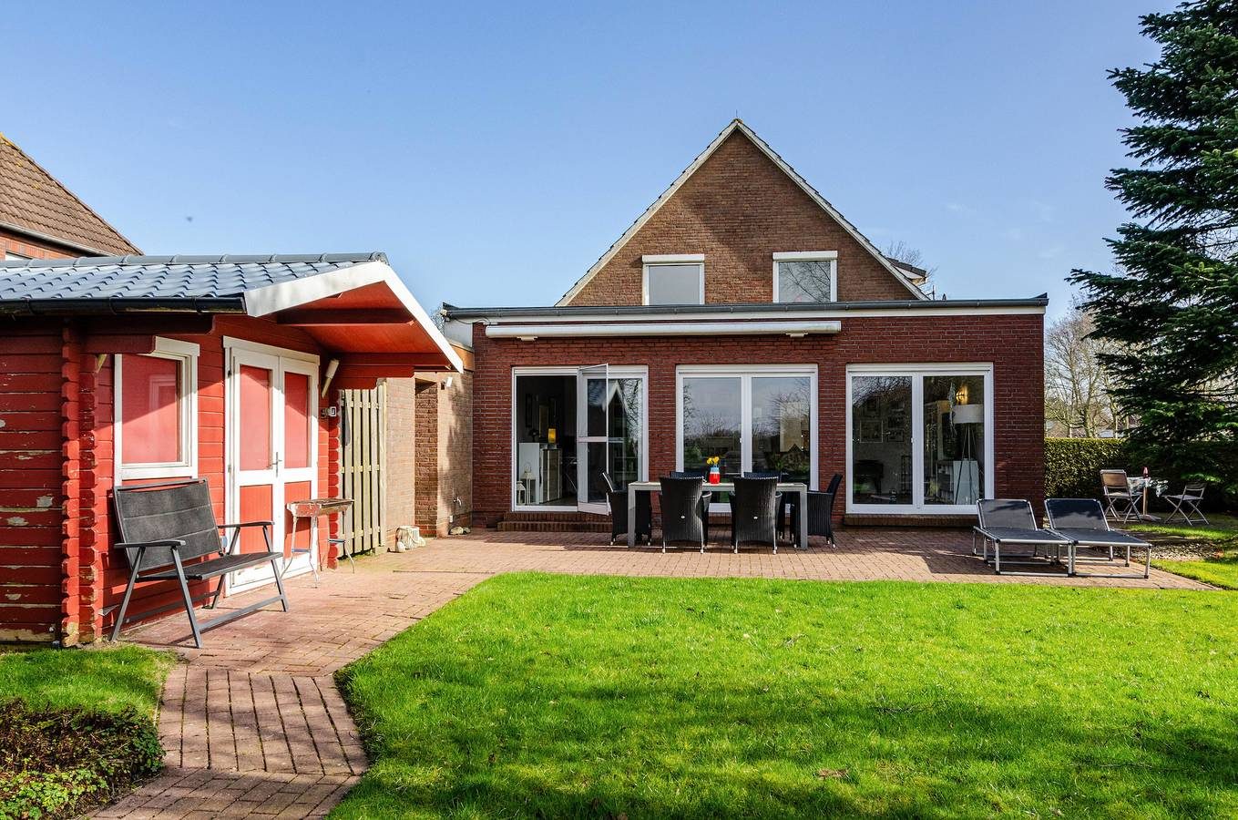 Ferienhaus 'Leezdorf Ostfriesland' mit privater Terrasse, privatem Garten und Wlan