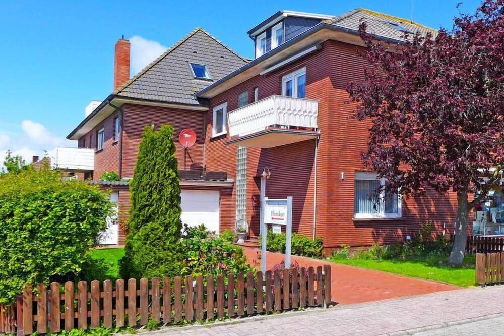 Nordsee-Urlaub in Norden: Mantelmöwe by Interhome in Norden