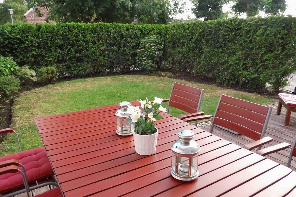 Ferienhaus mitten im Herzen von Greetsiel mit Sauna, Kamin und Garten — Bild 2