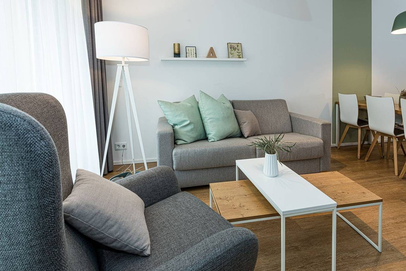 Hochwertiges Familien-Apartment mit großer Terrasse, Strandkorb und zwei Bädern!