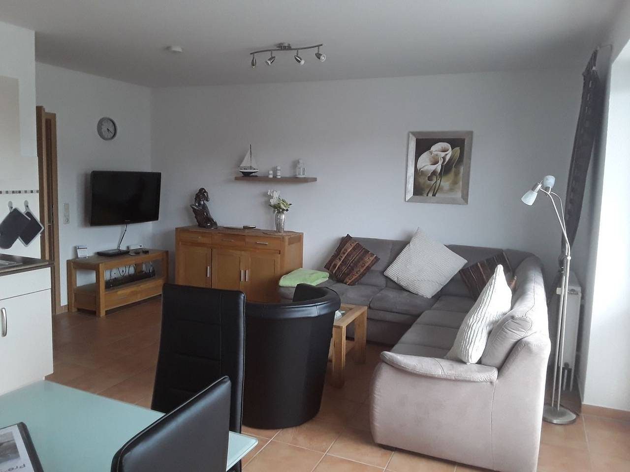 Ferienwohnung (65qm) für 4 Personen mit Fahrstuhl und Balkon in bester Lage — Bild 4