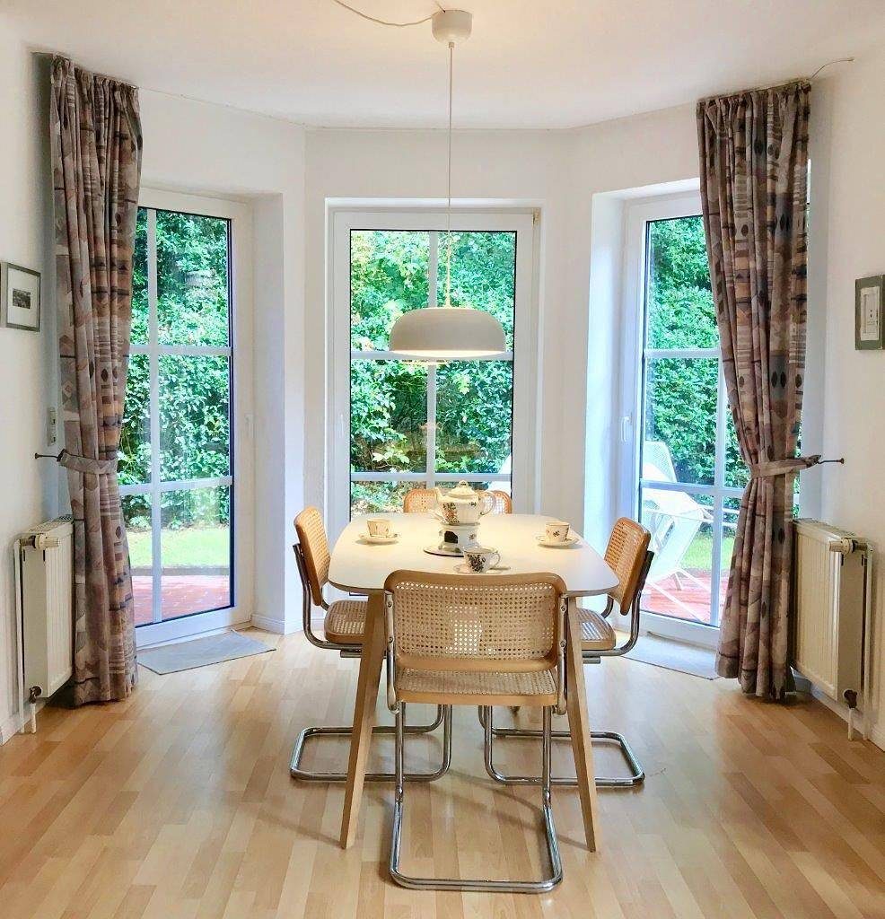 Die gemütliche Ferienwohnung „Edes Huus“ liegt ruhig im Grünen am Langeooger Ortsrand. — Bild 2