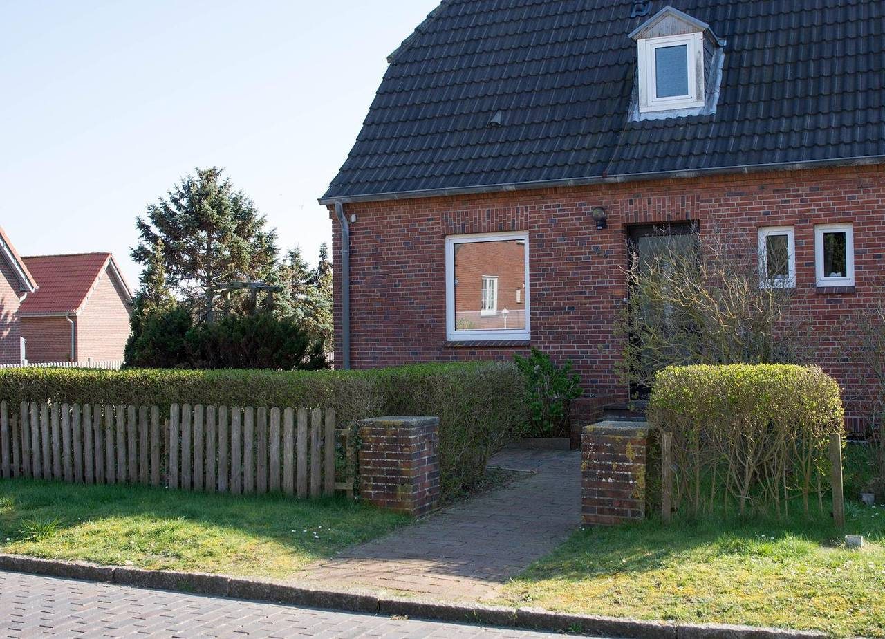 Das alte Insulanerhaus 'Heerenhus' liegt in ruhiger, strandnaher Lage am Langeooger Ortsrand. — Bild 2