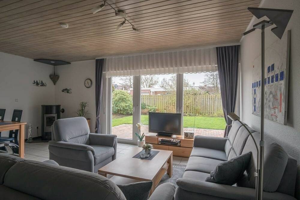 Ferienbungalow zentral in Norddeich mit 3 Schlafzimmern und eingezäuntem Garten — Bild 2