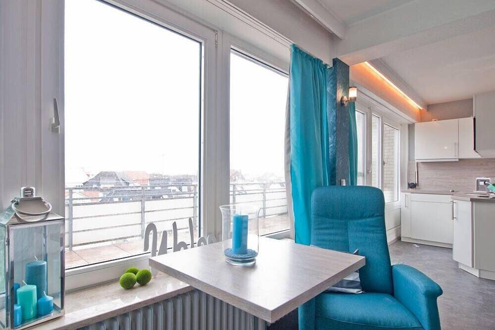 1 Raum Appartement<br><br>2015 komplett renoviert<br><br>Schwimmbad \/ Sauna
