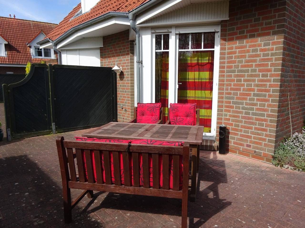 Komfortable Doppelhaushälfte und großem Garten — Bild 4