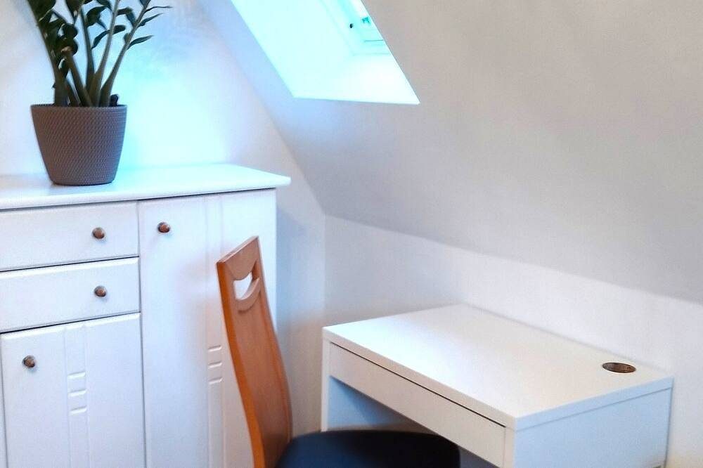 Apartment neu renoviert, nur 5 min. Gehweg bis zum Zentrum Emdens. — Bild 4
