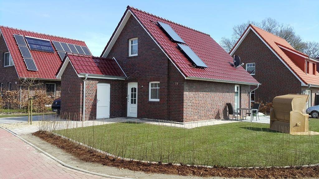 Schönes Ferienhaus (75qm) für 4 Personen mit Garten und Privatstrand am Badesee — Bild 2