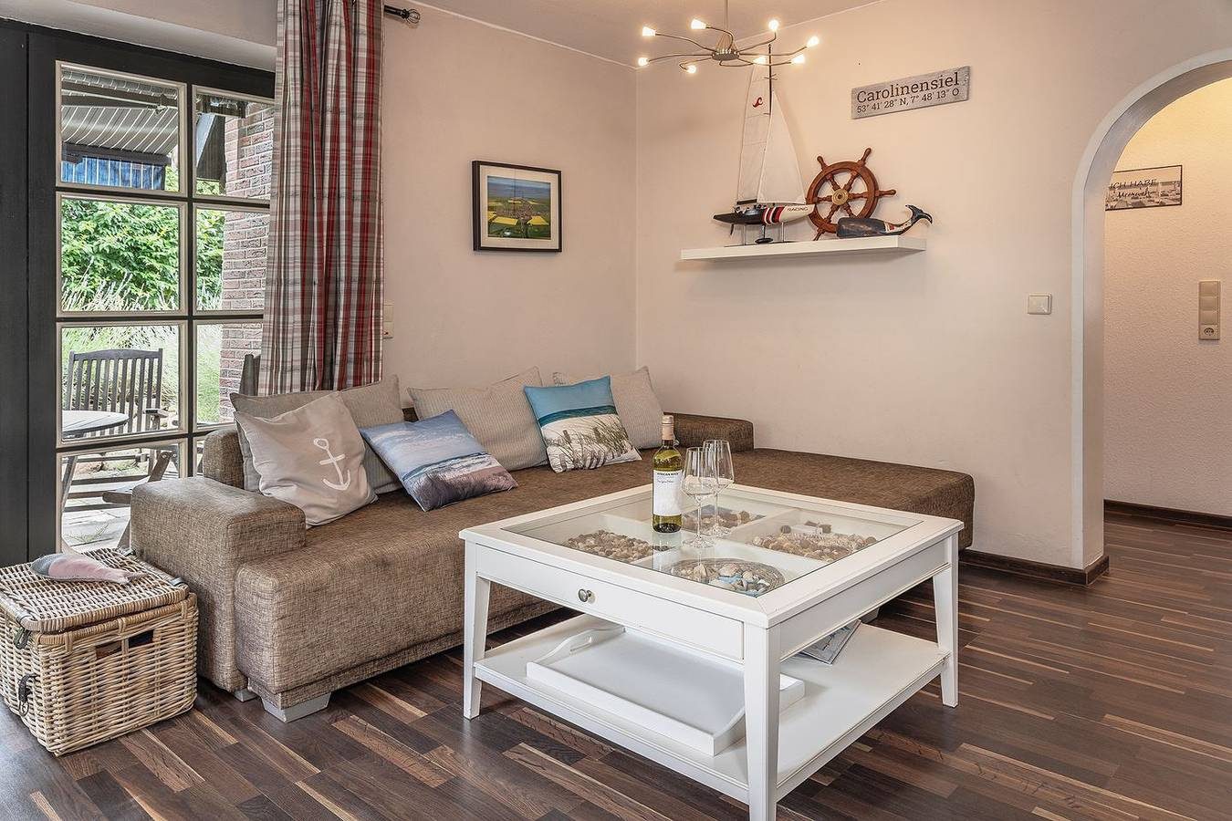 Behaglich und gemütlich: Die  Ferienwohnung für 4 Personen und ein Kleinkind liegt in unmittelbarer Nähe des Kurzentrums "Cliner Quelle". Gönnen Sie sich hier eine Außzeit und tanken Kraft und Energie in der attraktiven Badelandschaft, im unvergessli — Bild 3
