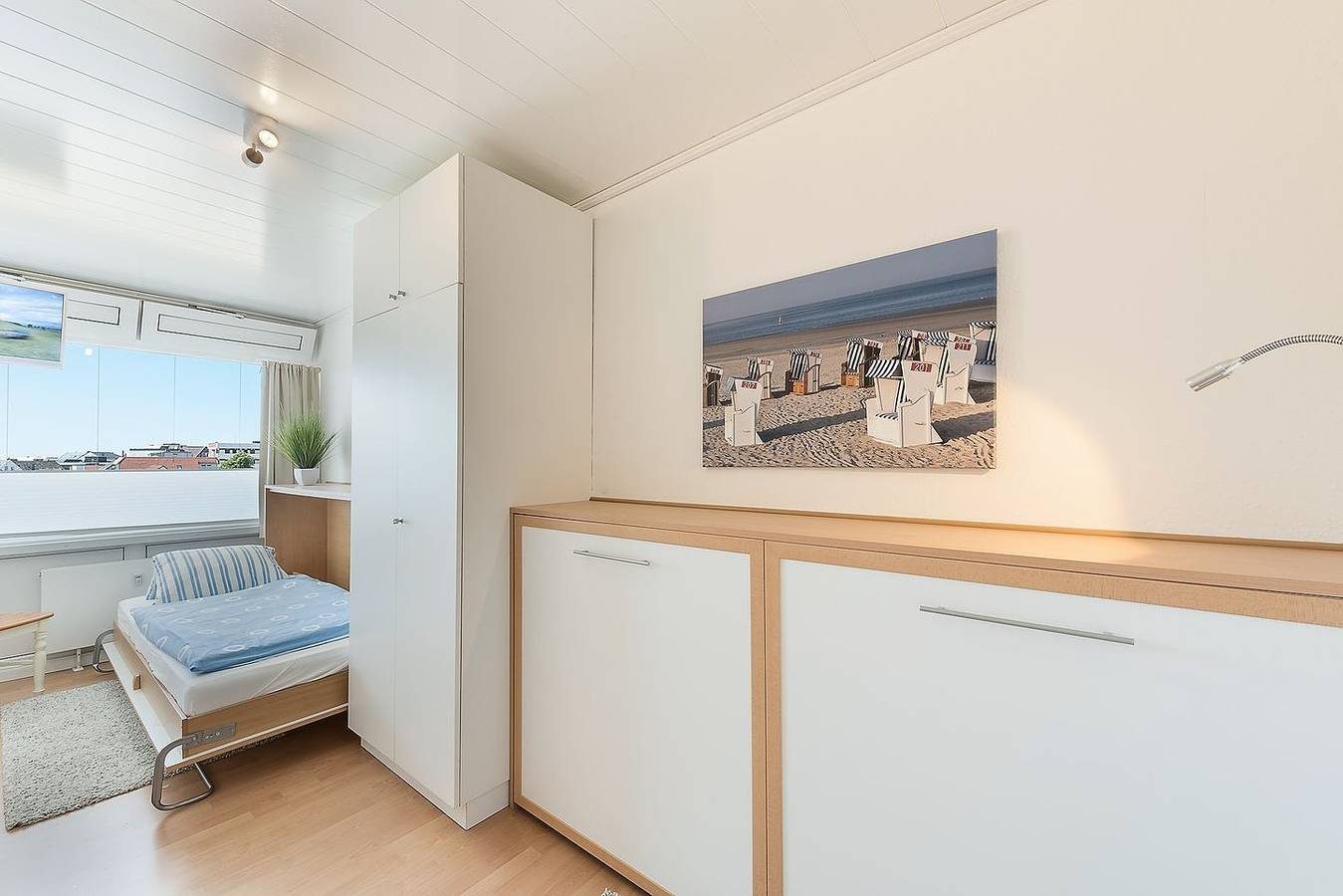 Exklusive Lage, komfortabel wohnen! Das Meer vom Balkon aus genießen — Bild 4