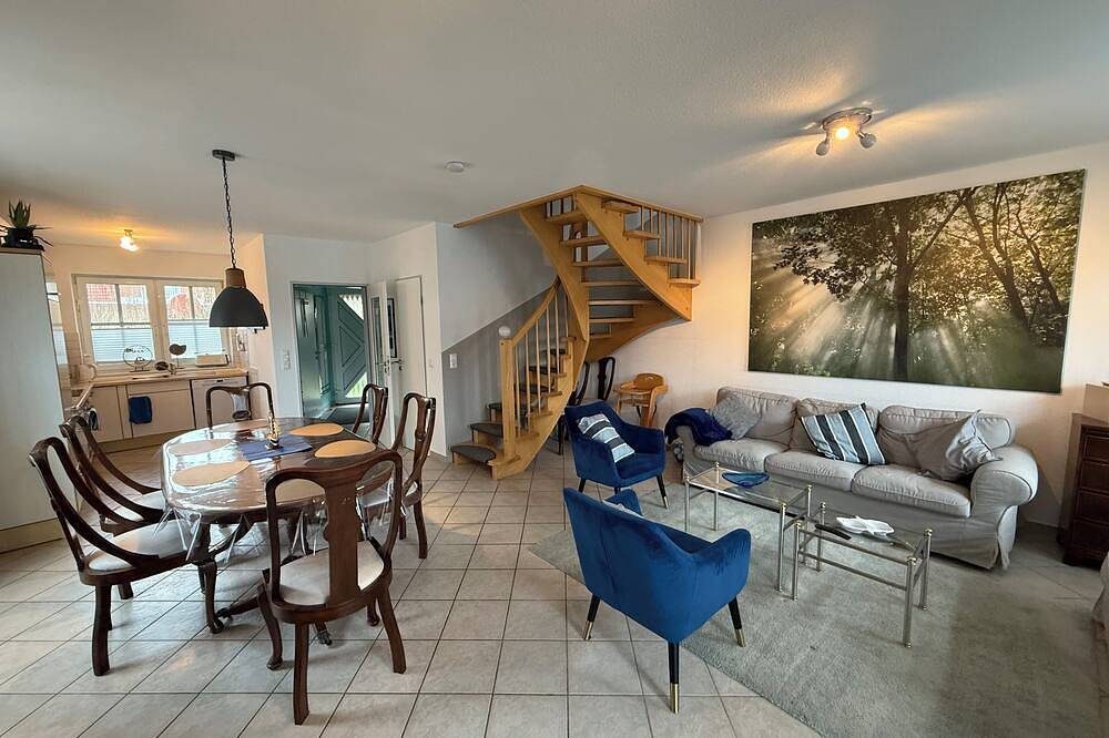 Ferienhaus zentral gelegen in Carolinensiel mit großer Terrasse