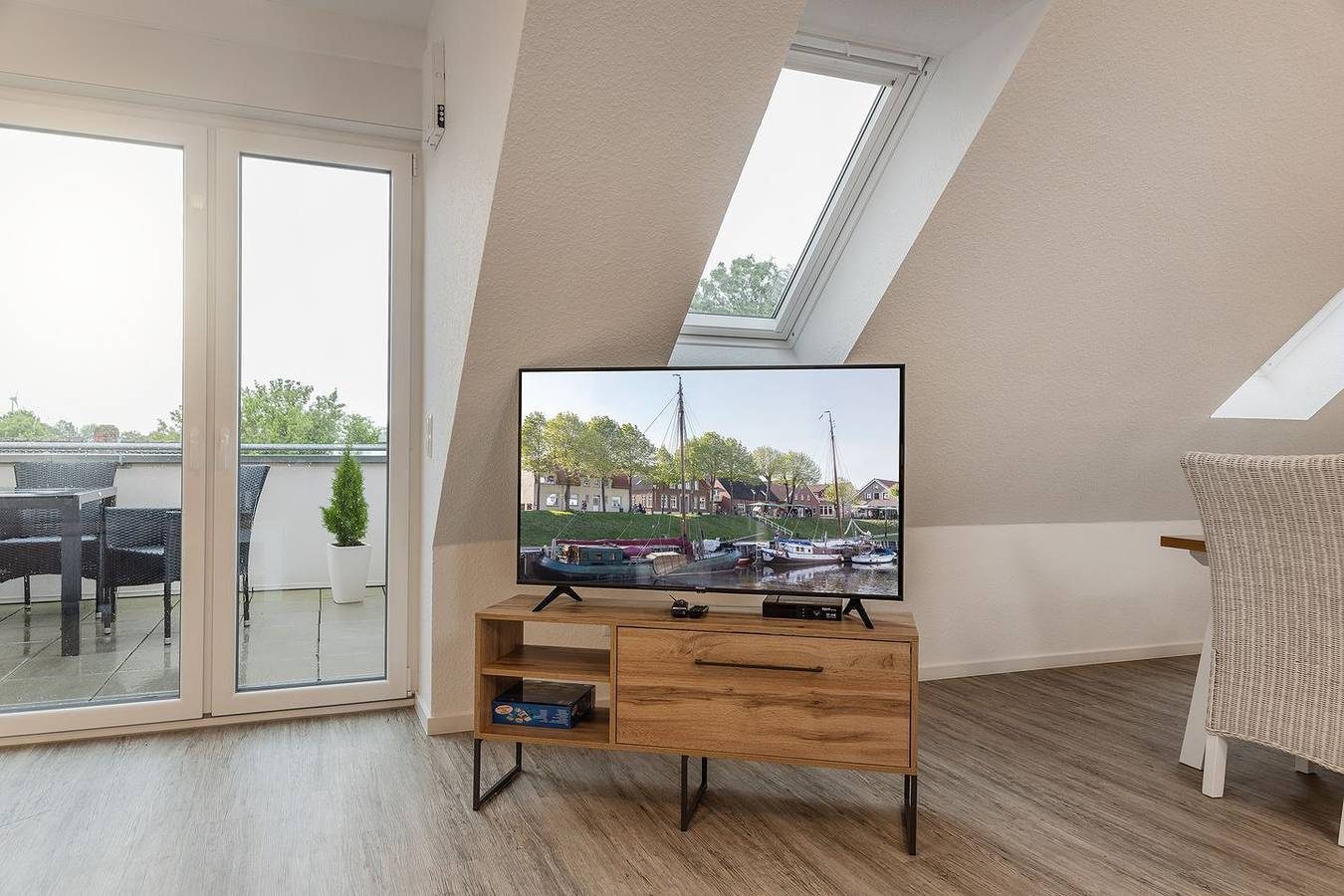 Premium-Ferienwohnung im Dachgeschoß mit 2 Balkonen (Neubau von 2022) in Top-Lage — Bild 5