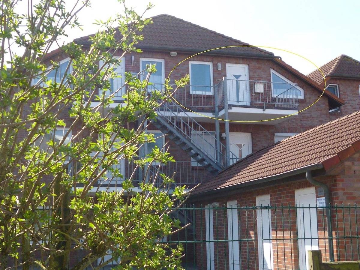 Sensationell in jeder Hinsicht:
Die Obergeschosswohnung mit ihren 60qm hat ein gemütliches Ambiente, bei guter Sicht einen großartigen Blick bis zu den Inseln Wangerooge und Spiekeroog. — Bild 4