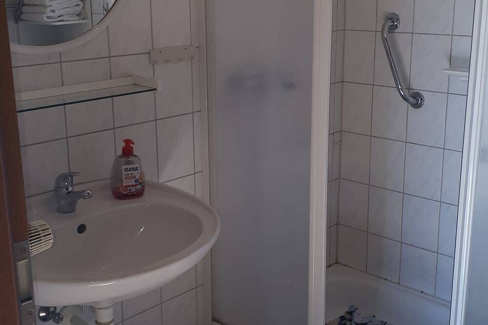Vacation apartment to the lock barrier-free — Bild 2