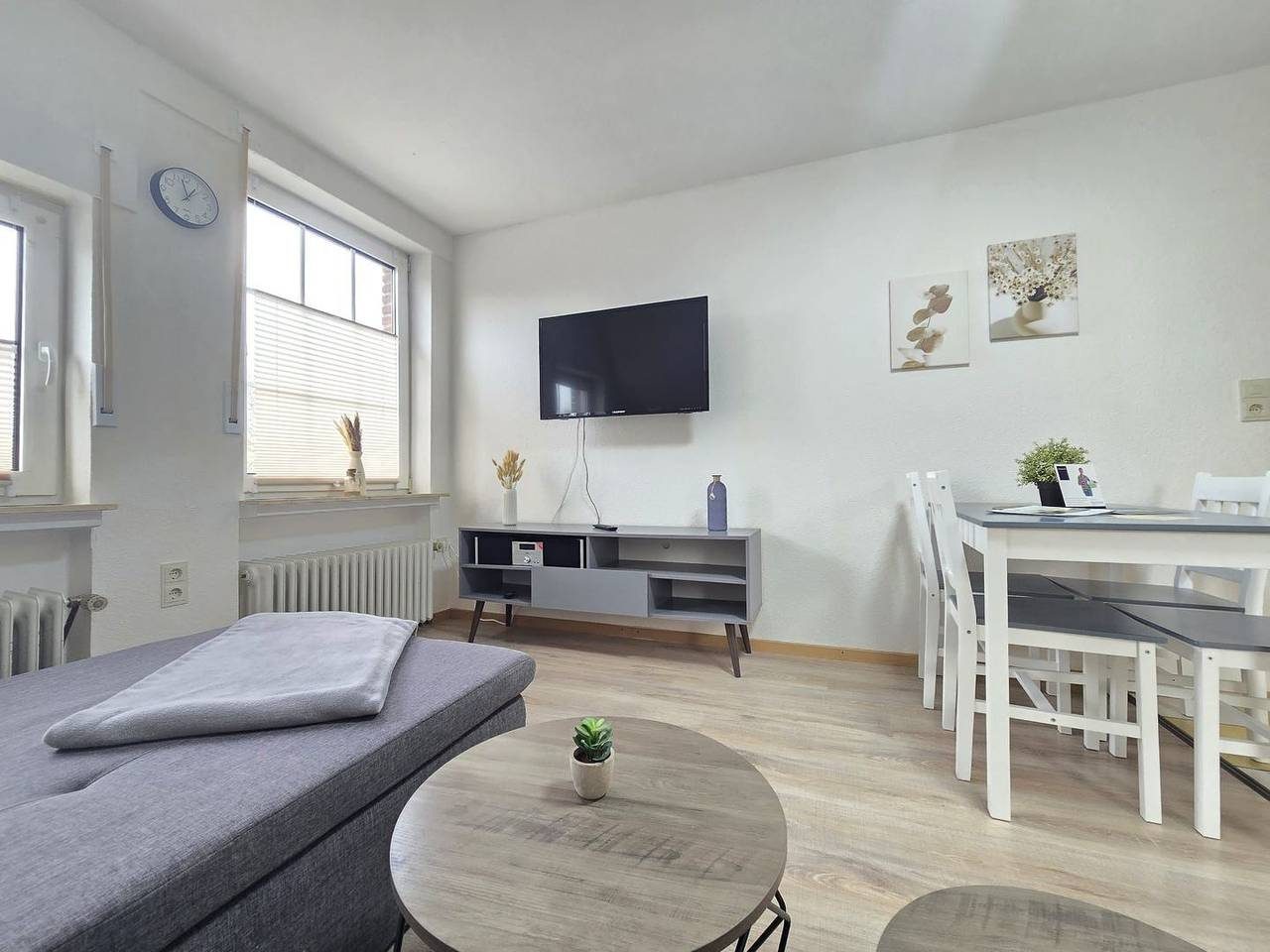 Willkommen in unserer liebevoll renovierten Ferienwohnung Buhne 2 in Norddeich — Bild 3