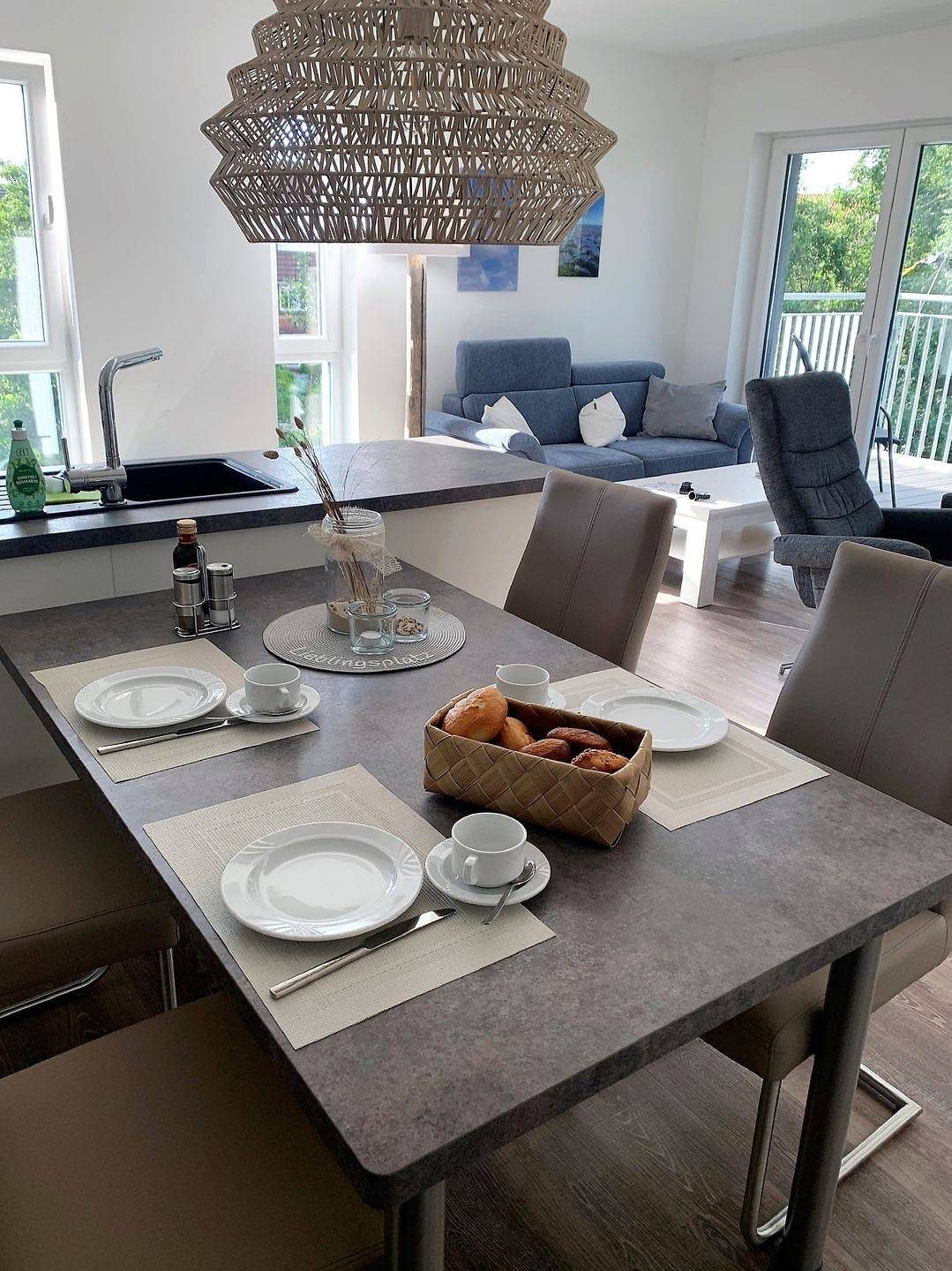 Moderne, hochwertige Ferienwohnung, Sauna, großer Balkon, strandnah
