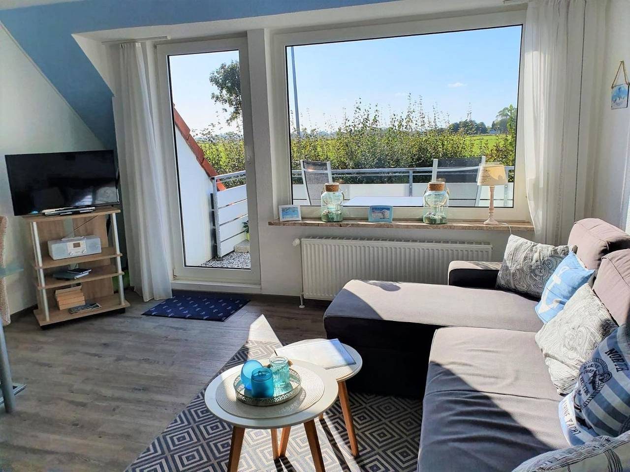 Moderne Ferienwohnung in Norddeich, Wlan, Einstellplatz, Waschmaschine — Bild 2