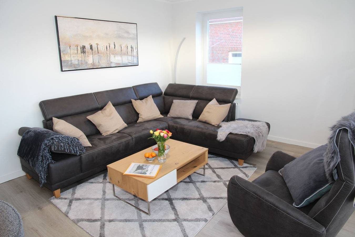Hochwertig renovierte Ferienwohnung mit Fahrstuhl in Norddeich — Bild 2