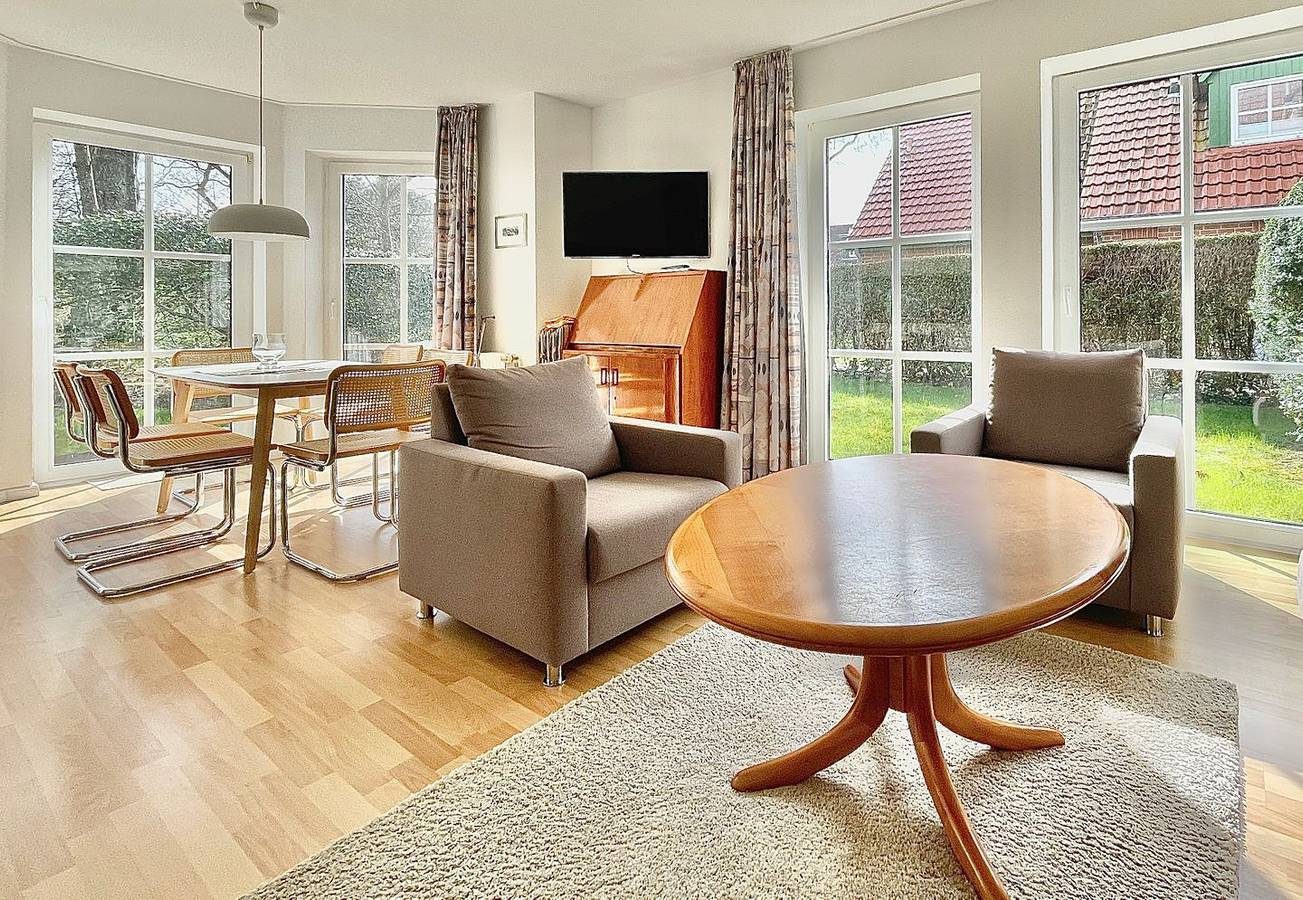 Die gemütliche Ferienwohnung „Edes Huus“ liegt ruhig im Grünen am Langeooger Ortsrand. — Bild 4