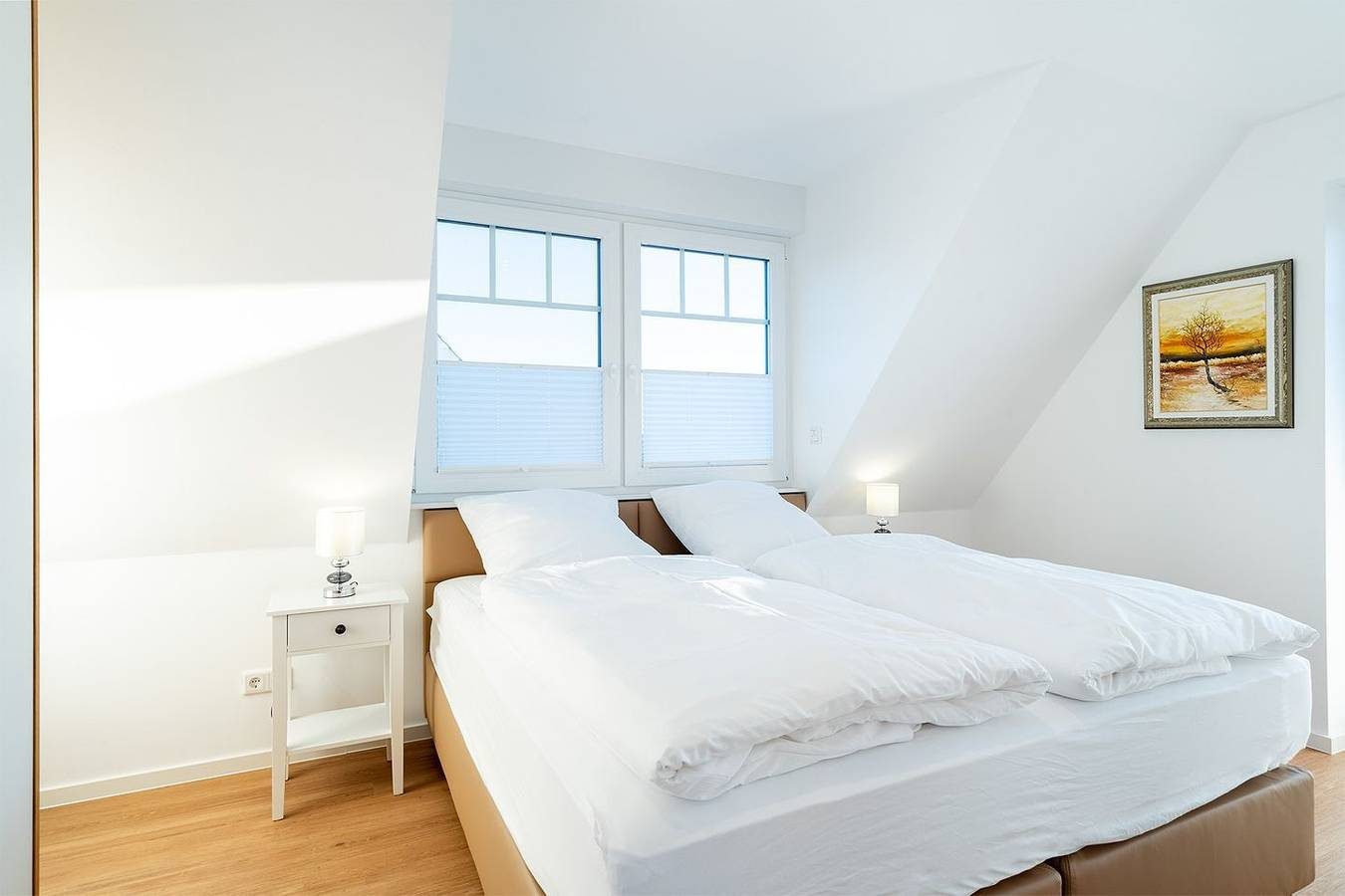 Moderne Obergeschosswohnung am Hafen: Lichtdurchflutetes Wohnen mit Komfort — Bild 3