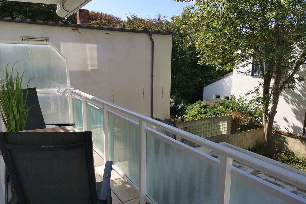 Zentral gelegene 2-Raum-Ferienwohnung mit großzügigem Westbalkon — Bild 3