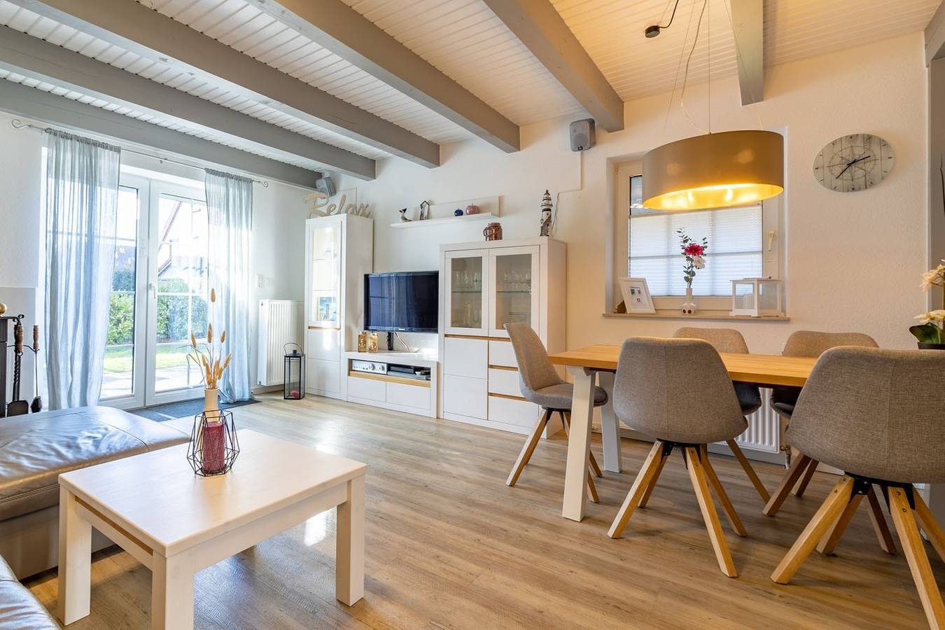 "Familienfreundliches Ferienhaus Alana: Entspannung und Abenteuer in Hooksiel!" — Bild 2