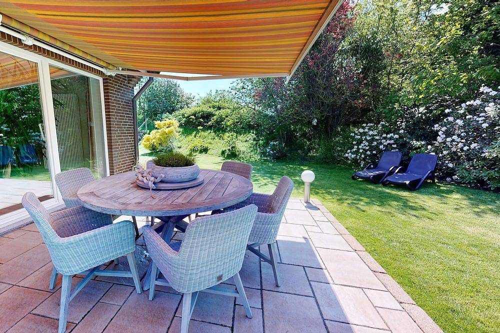 Gemütliches Deluxe-Ferienhaus mit Terrasse, Garten, Pkw-Stellplatz und Sauna — Bild 3