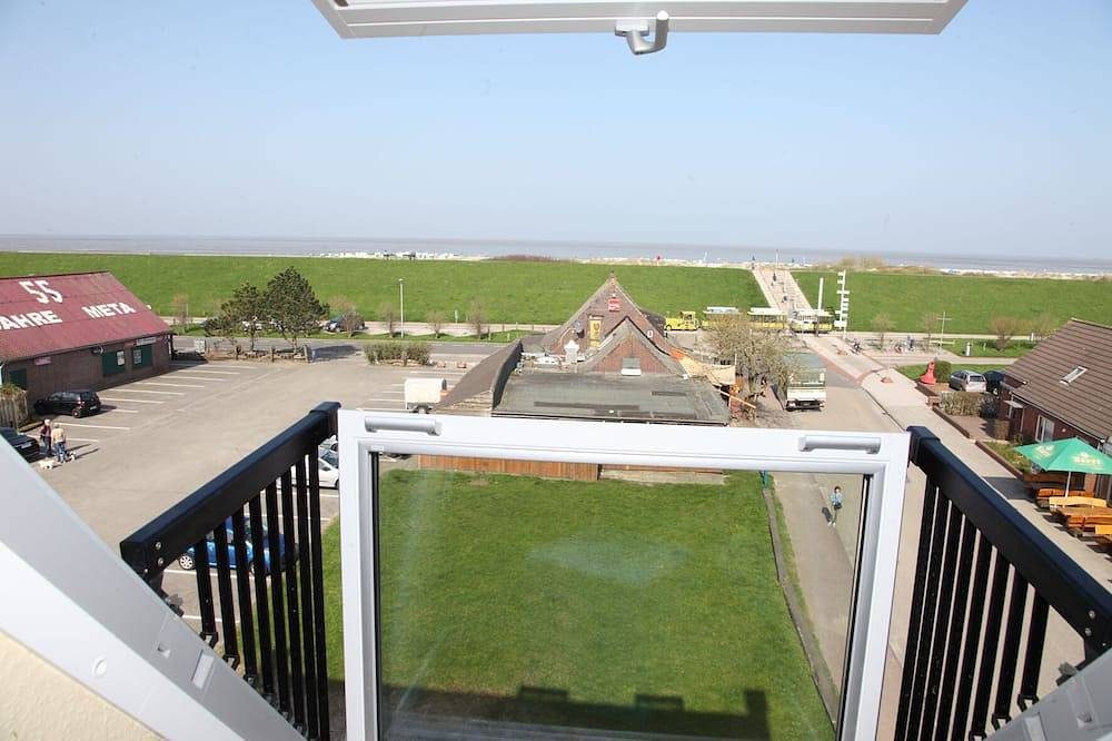 Gemütliches Dachstudio Norddeich Panorama Fenster mit Meerblick Strand 50 Meter — Bild 2