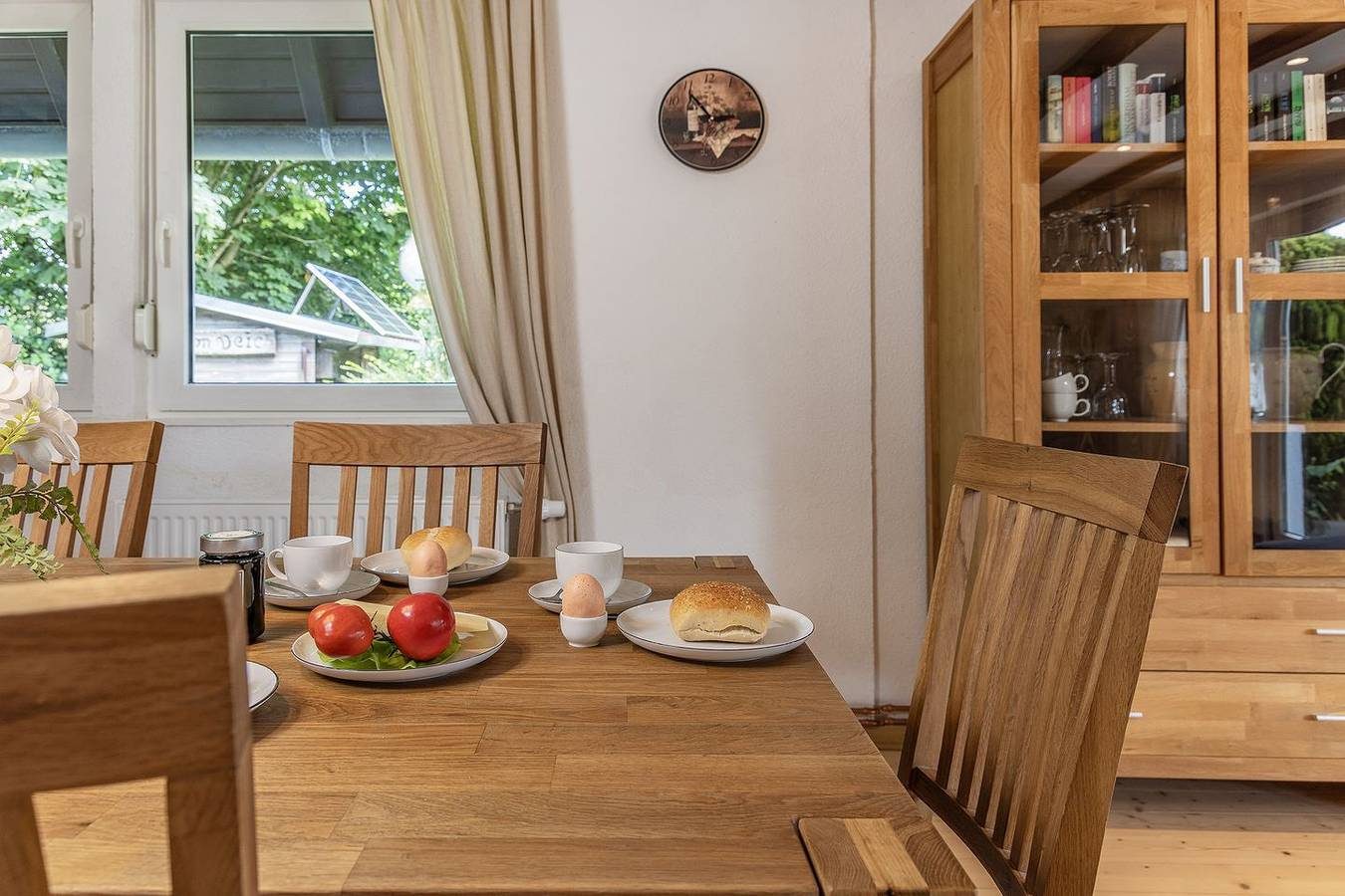 Nurdach- Ferienhaus mit 3 Schlafzimmern in Carolinensiel (90 m²) für 6-7 Personen — Bild 5