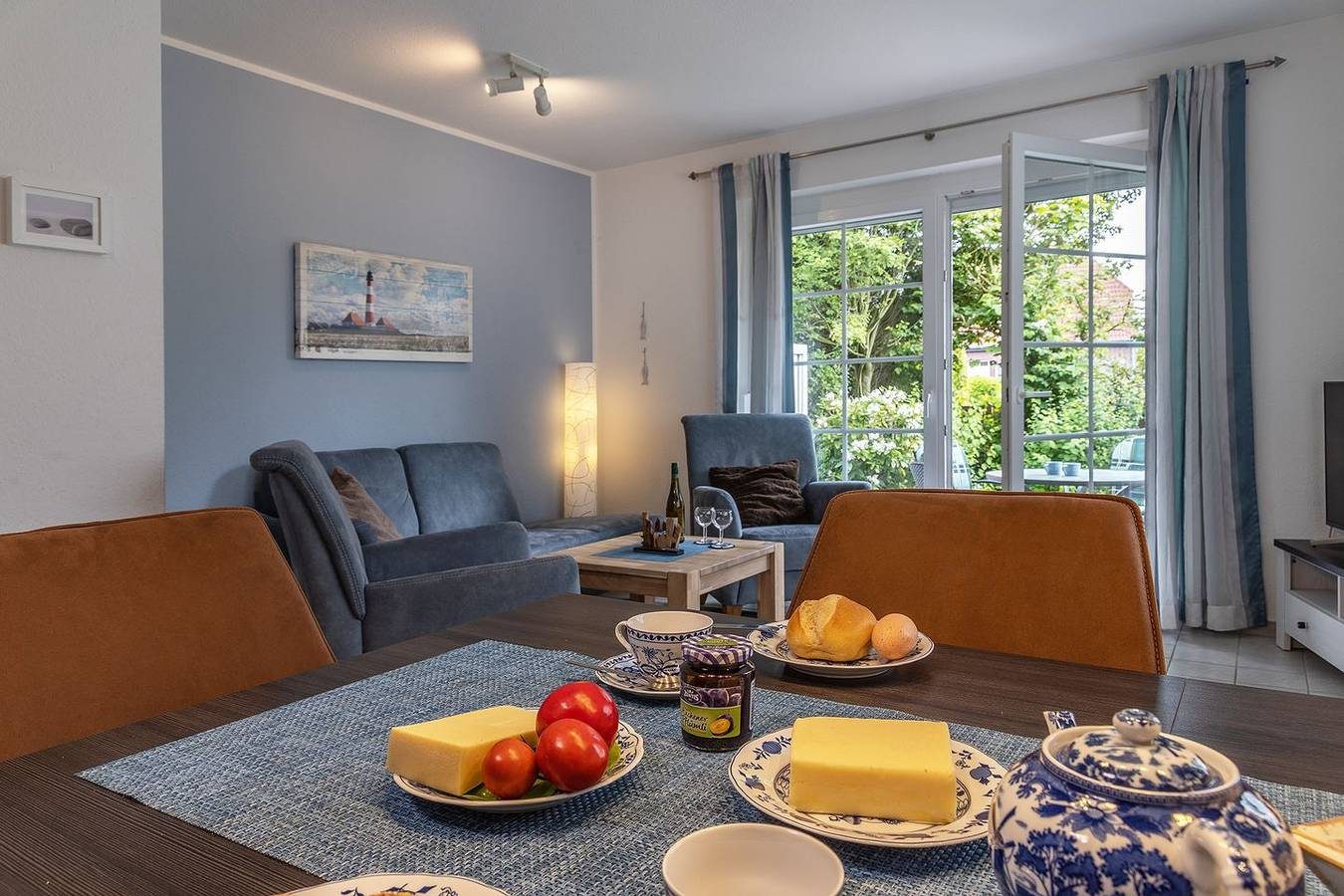 Gemütlichkeit und Erholung pur: Die Doppelhaushälfte mit schöner Terrasse bietet Raum für 5 bis 6 Personen. — Bild 4