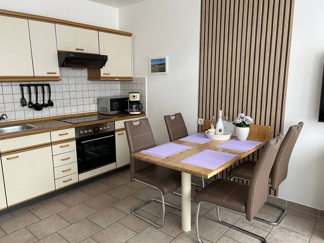 Ferienwohnung Buhne 33 – Gemütlich, strandnah mit Terrasse & Grill — Bild 4