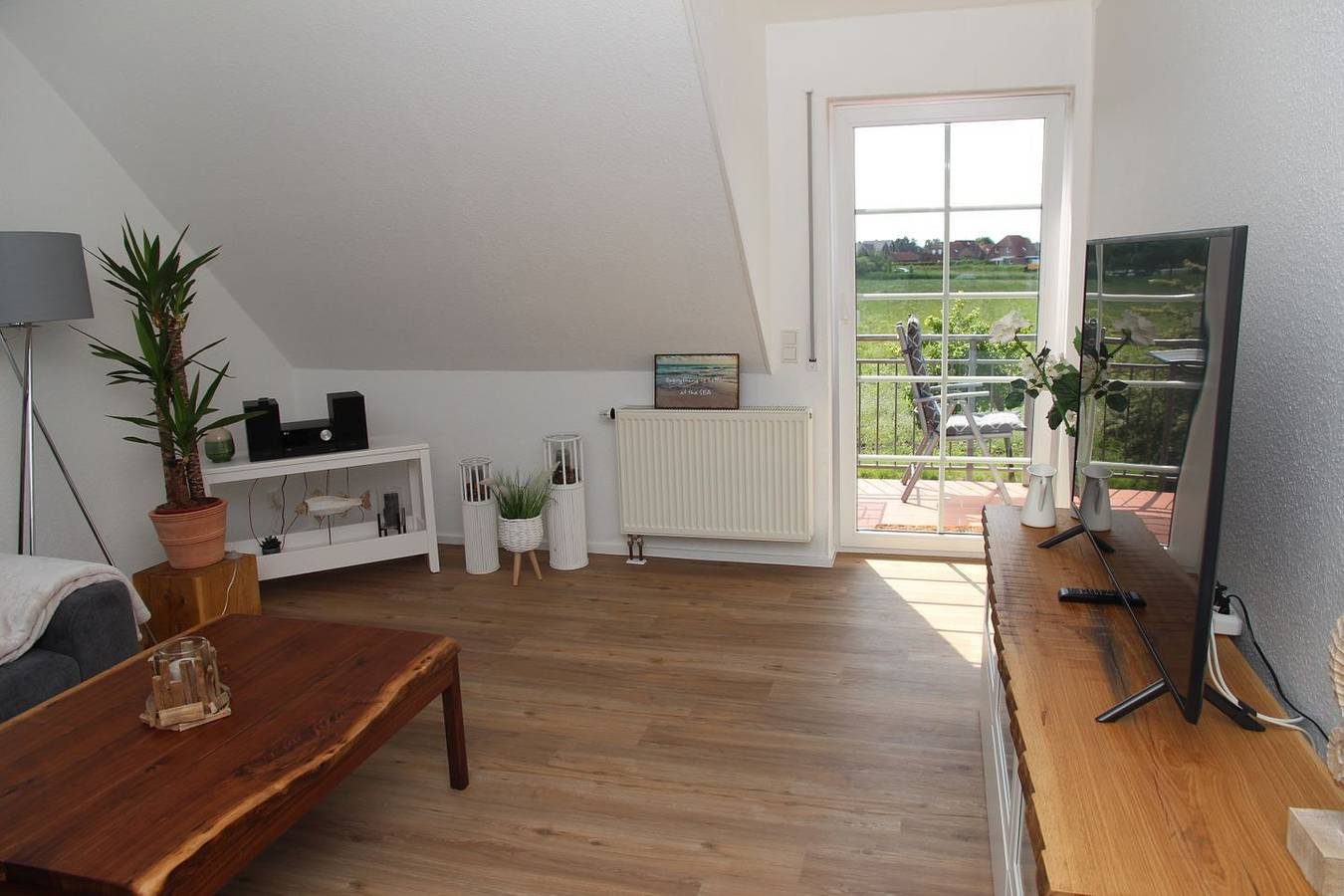 Hochwertige Ferienwohnung mit wunderschönem Landschaftsblick — Bild 3