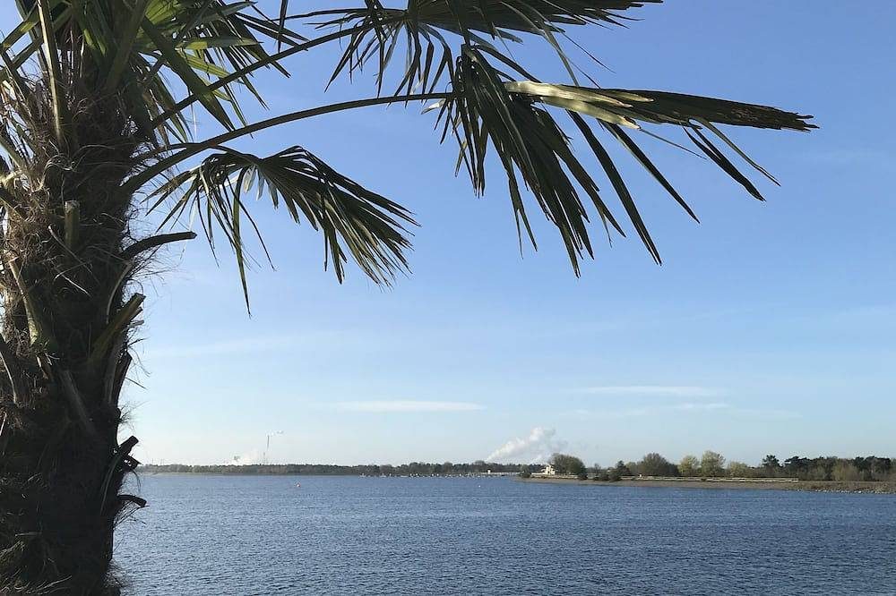 Ferienhaus für 12 P. mit Sauna & Ofen, Direkt am Wasser - 2 Haushälften — Bild 5